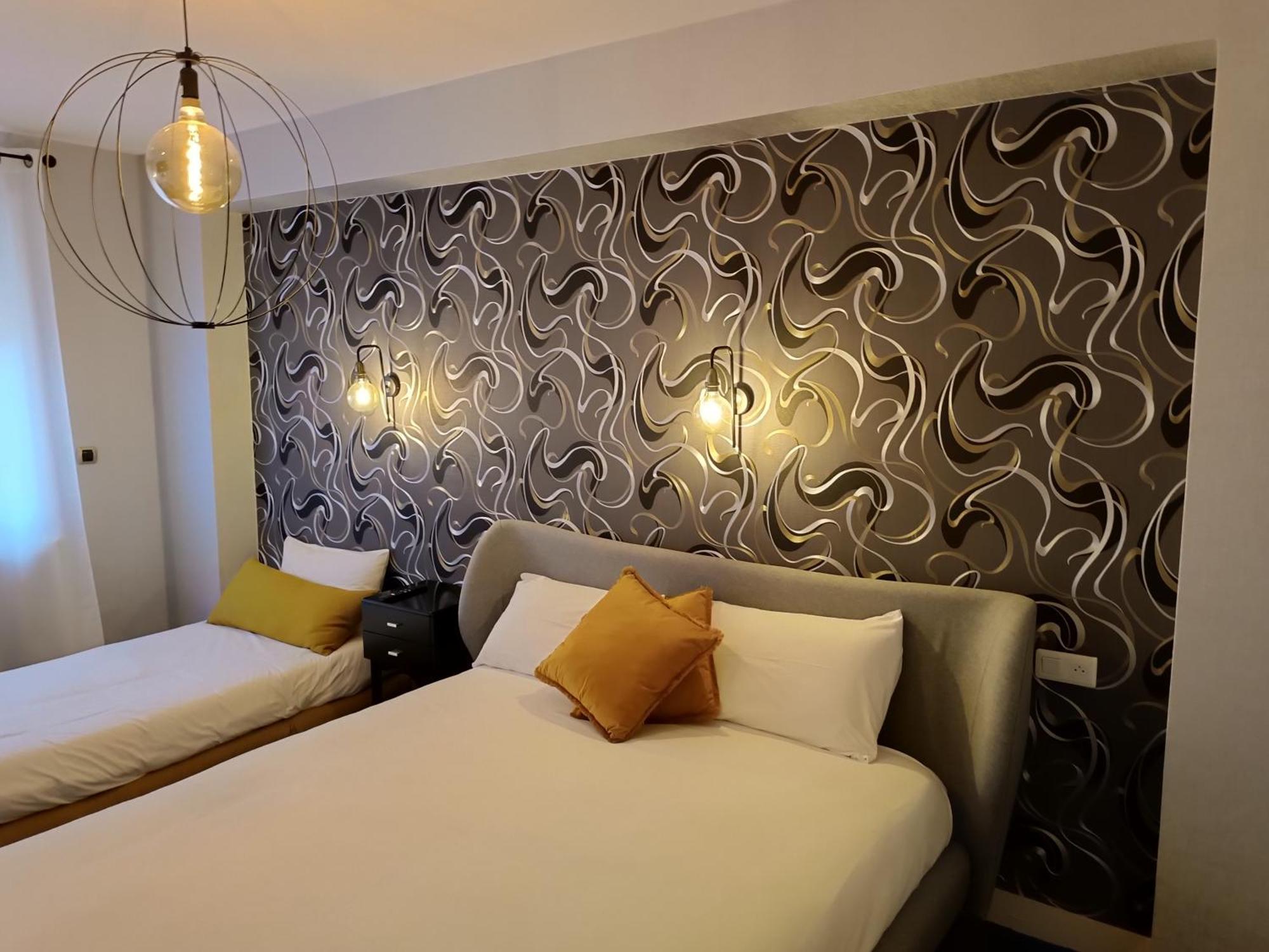 Contact Hotel Limoges - Hotel Des Deux Moulins Екстериор снимка