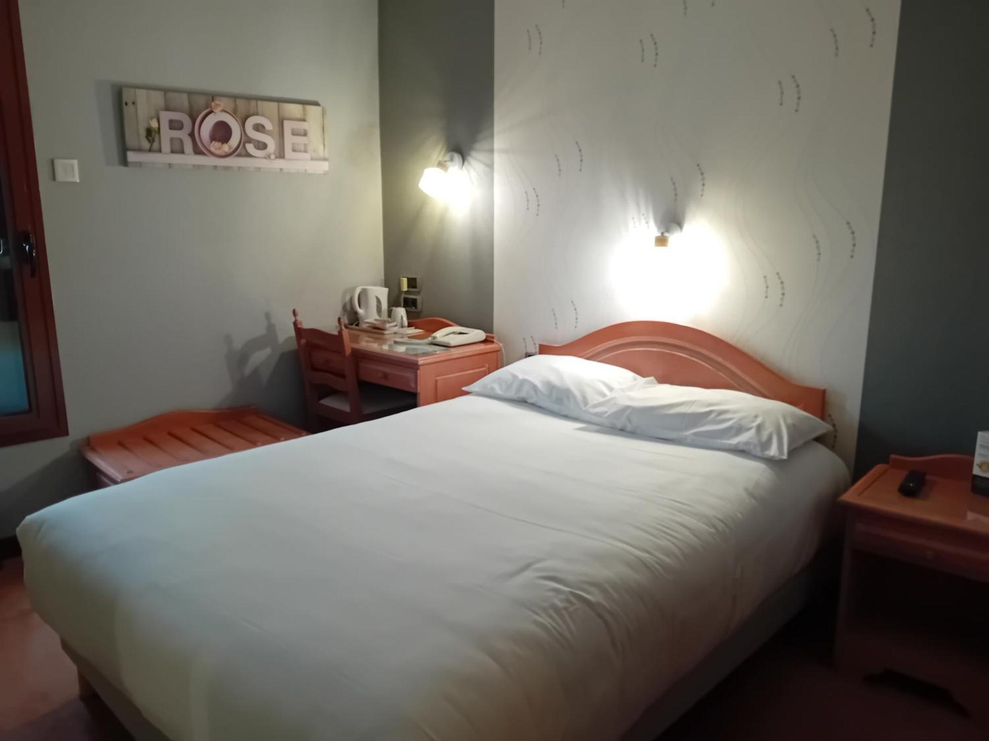 Contact Hotel Limoges - Hotel Des Deux Moulins Екстериор снимка