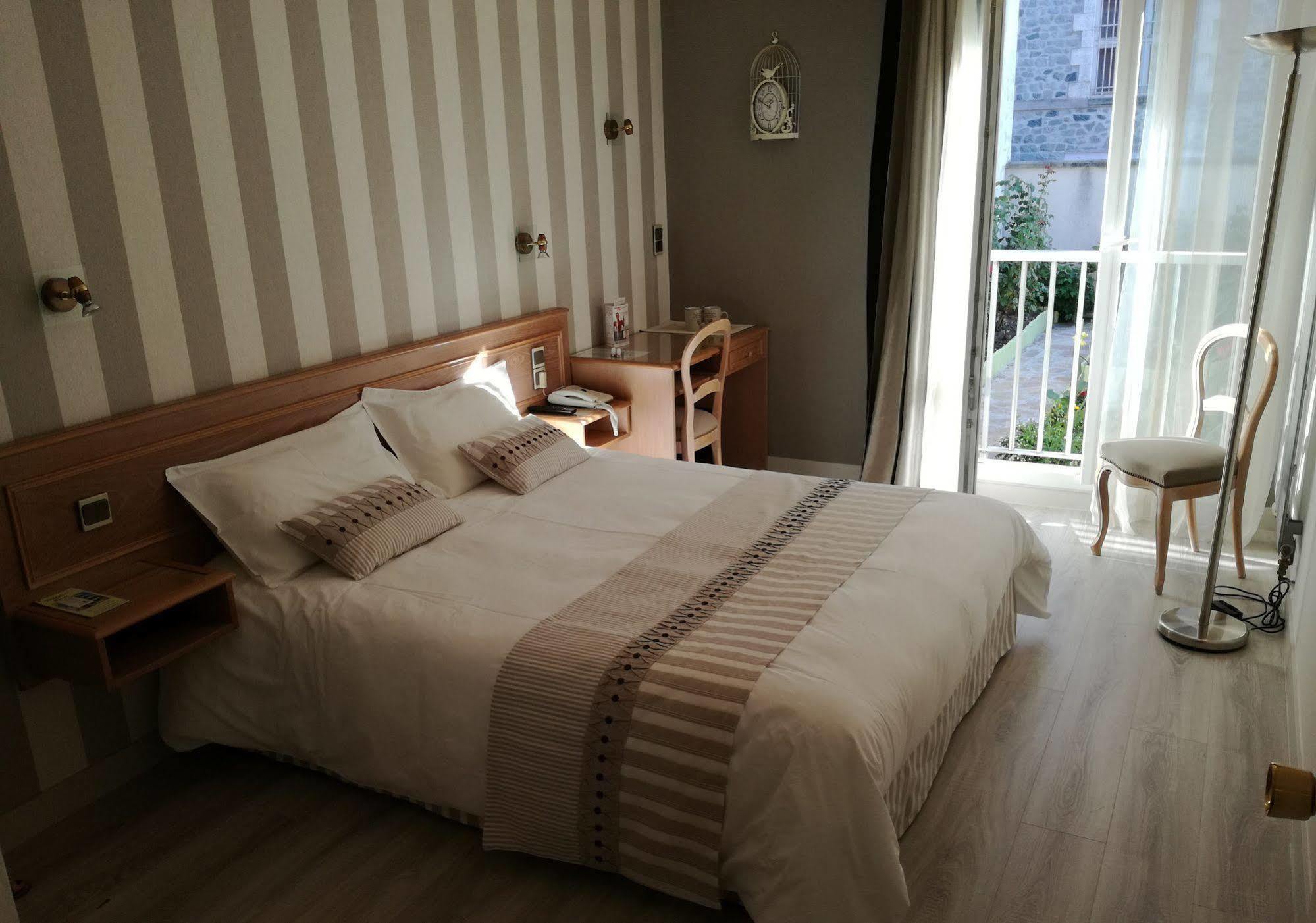 Contact Hotel Limoges - Hotel Des Deux Moulins Екстериор снимка