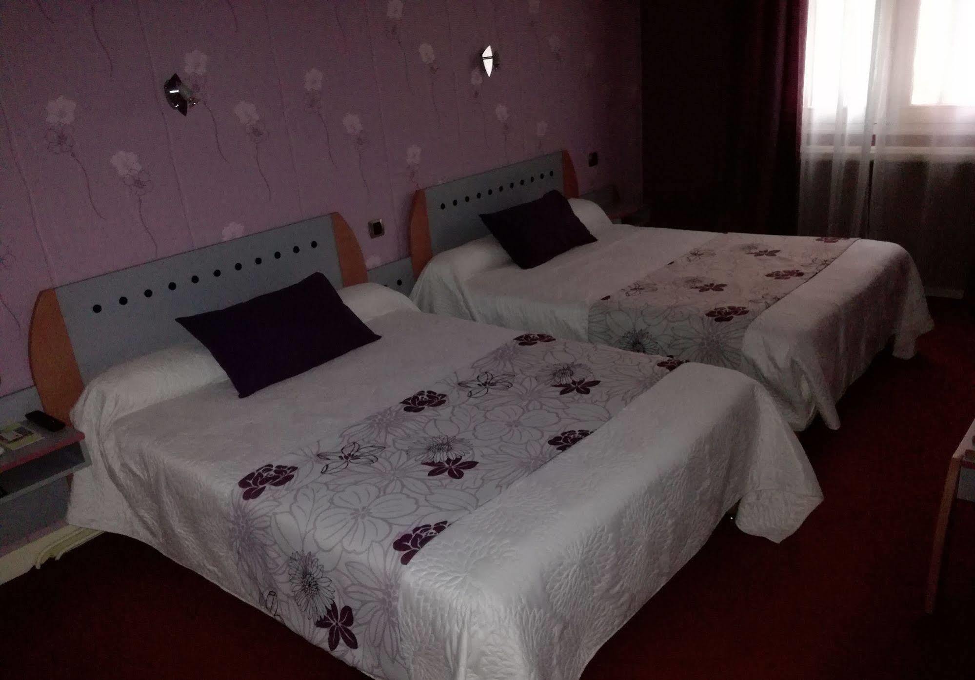 Contact Hotel Limoges - Hotel Des Deux Moulins Екстериор снимка