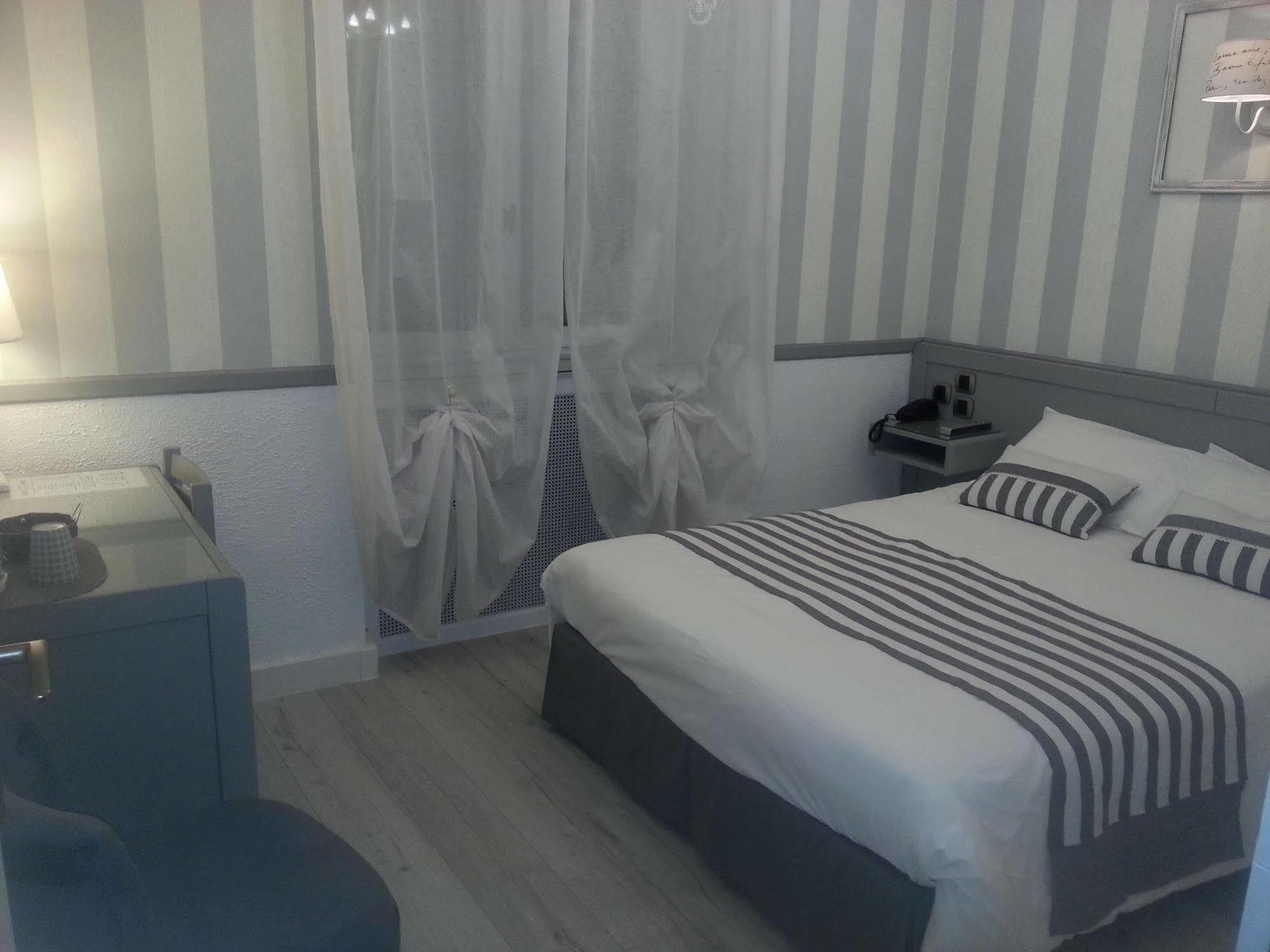 Contact Hotel Limoges - Hotel Des Deux Moulins Екстериор снимка