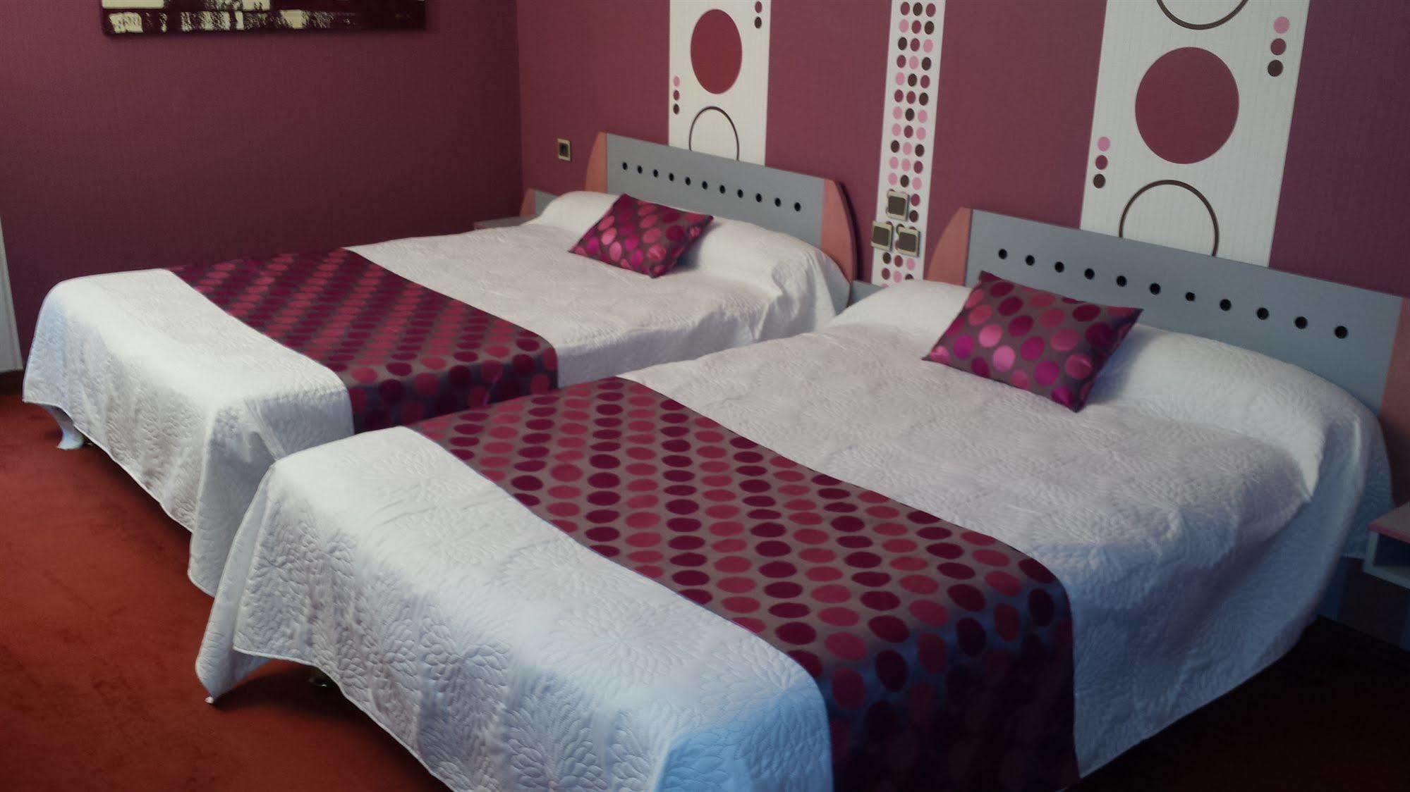 Contact Hotel Limoges - Hotel Des Deux Moulins Екстериор снимка